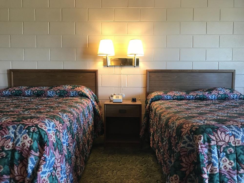 Budget Lakeview Inn photo 5