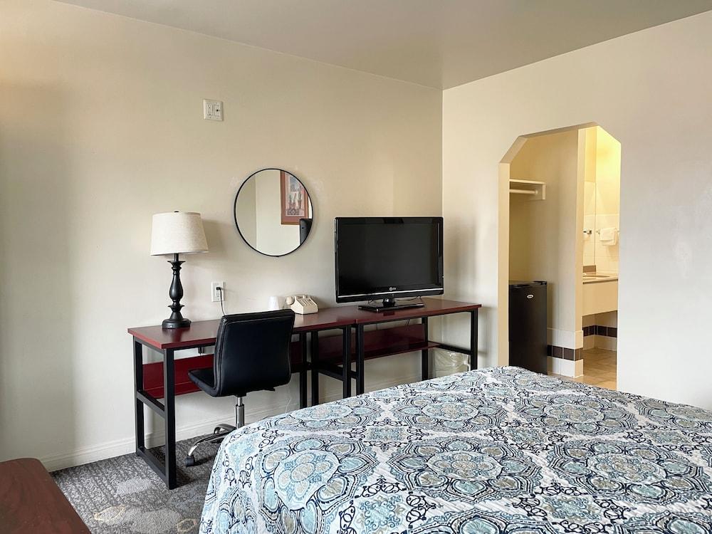 Hollywood La Brea Inn photo 2
