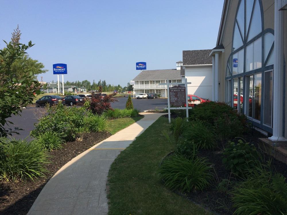 Baymont by Wyndham St. Ignace Lakefront photo 36