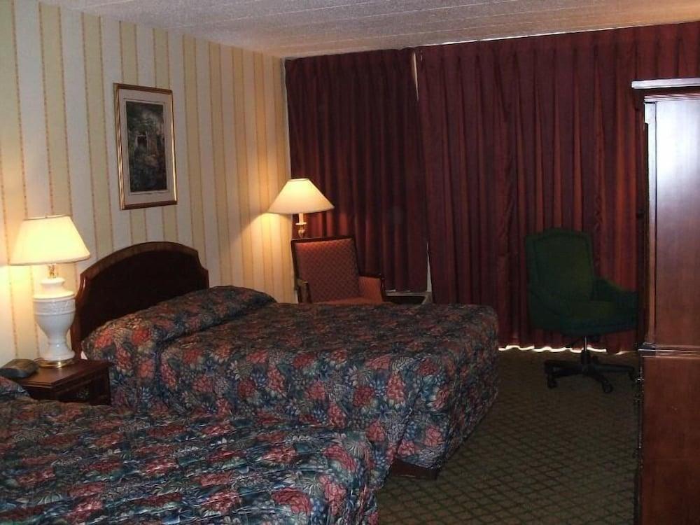 A Victory Inn & Suites - Ann Arbor photo 6