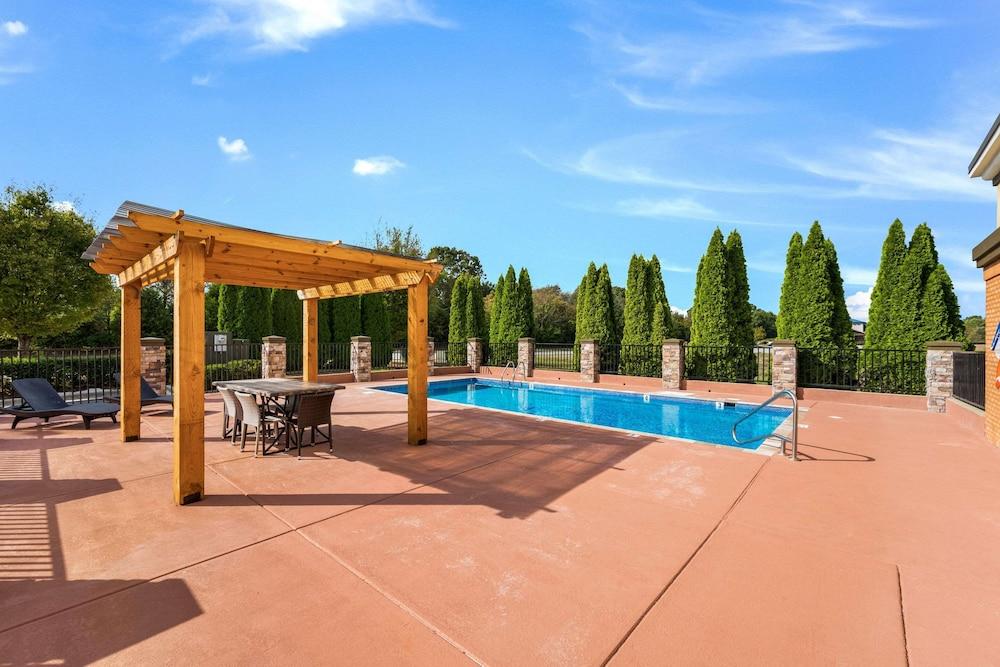 Clarion Pointe Madison Huntsville photo 43