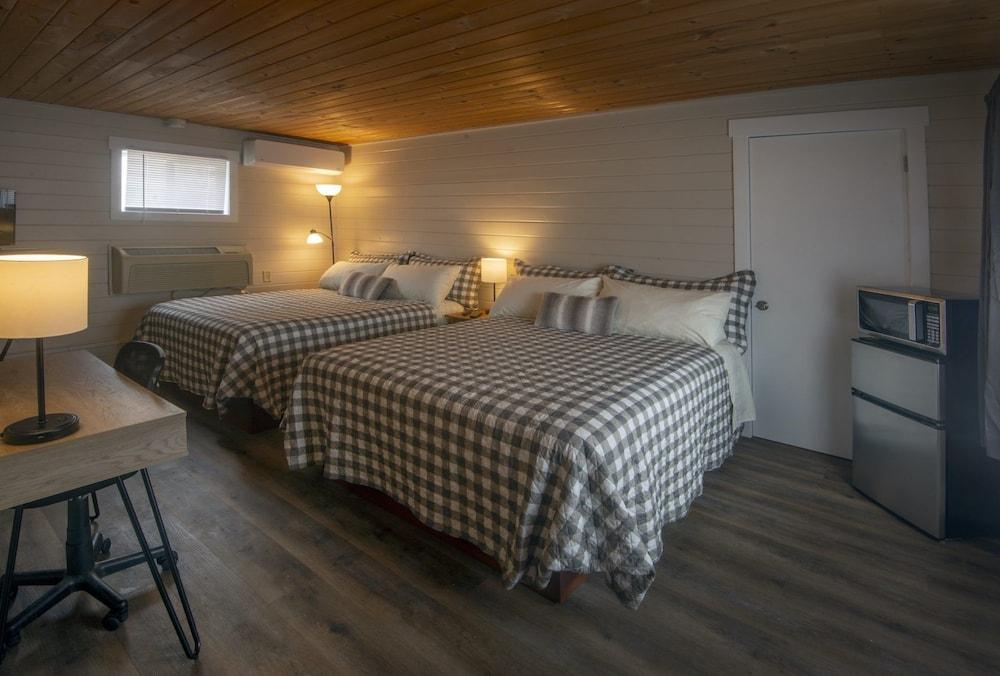 Rustic Inn photo 13