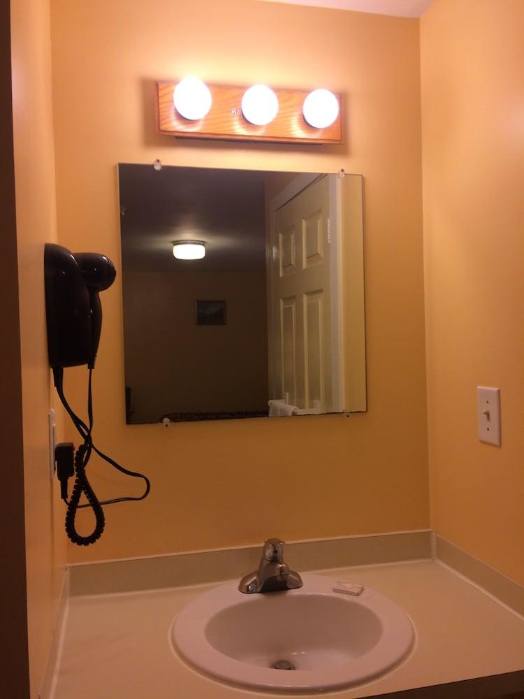 Oswego Inn photo 36
