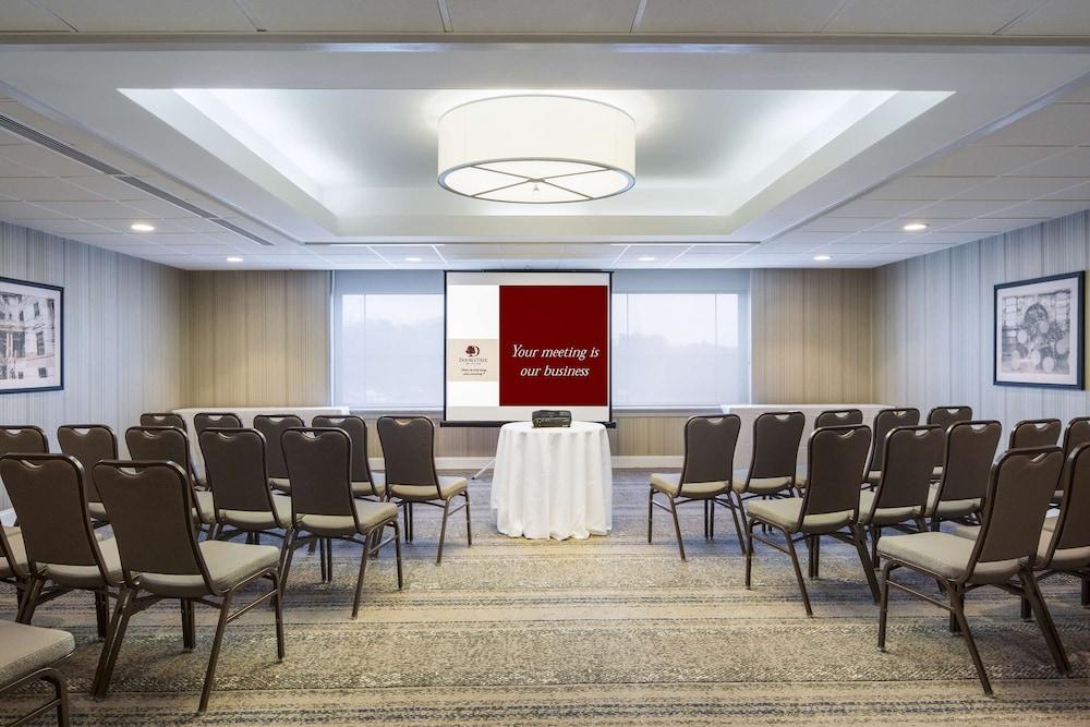 DoubleTree by Hilton Hotel Laurel photo 17