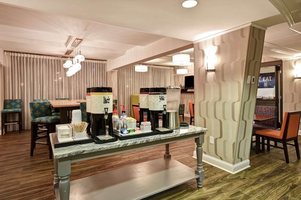 Hampton Inn I-75 Lexington/Hamburg Area photo 38