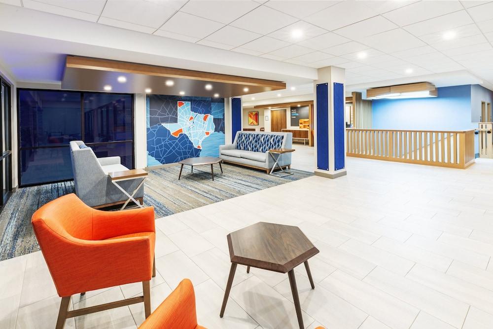 HI Express El Paso Downtown by IHG photo 6