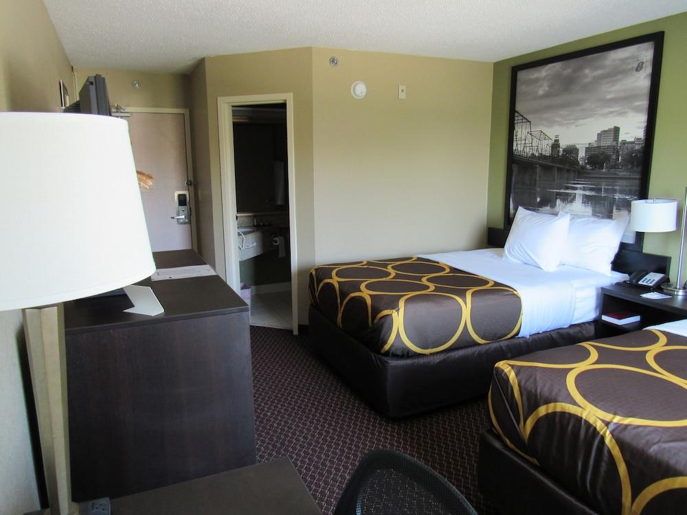 Super 8 by Wyndham New Cumberland photo 42