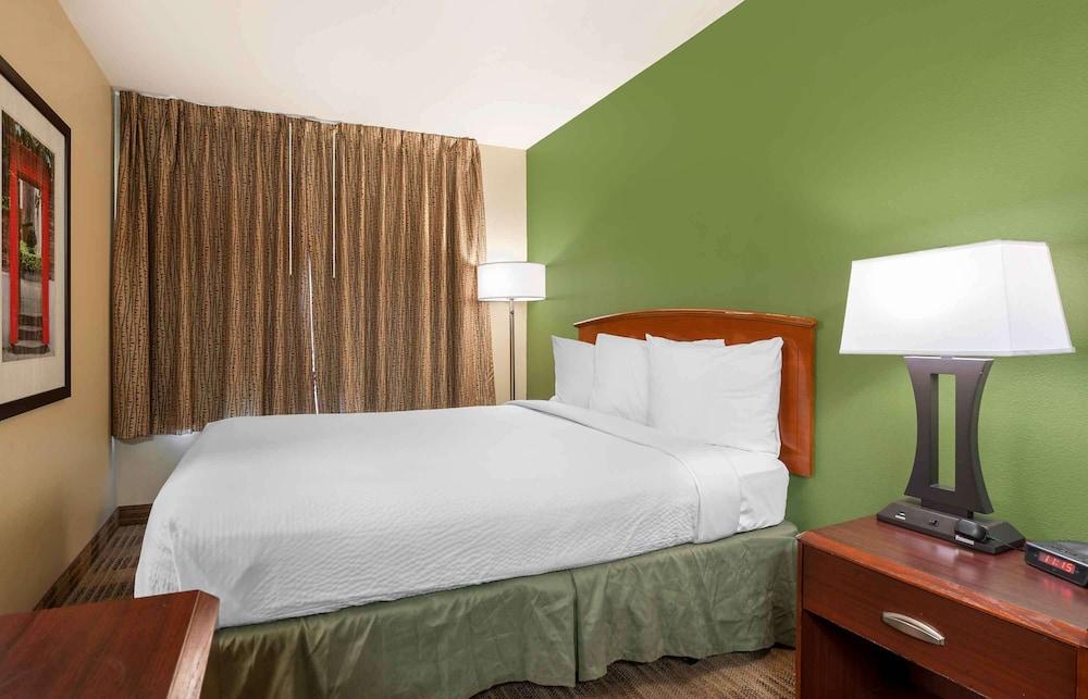 Extended Stay America Suites Indianapolis Northwest I465 photo 21