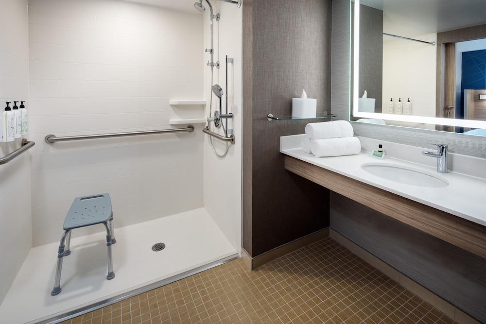 SpringHill Suites by Marriott New York JFK Airport/Jamaica photo 12