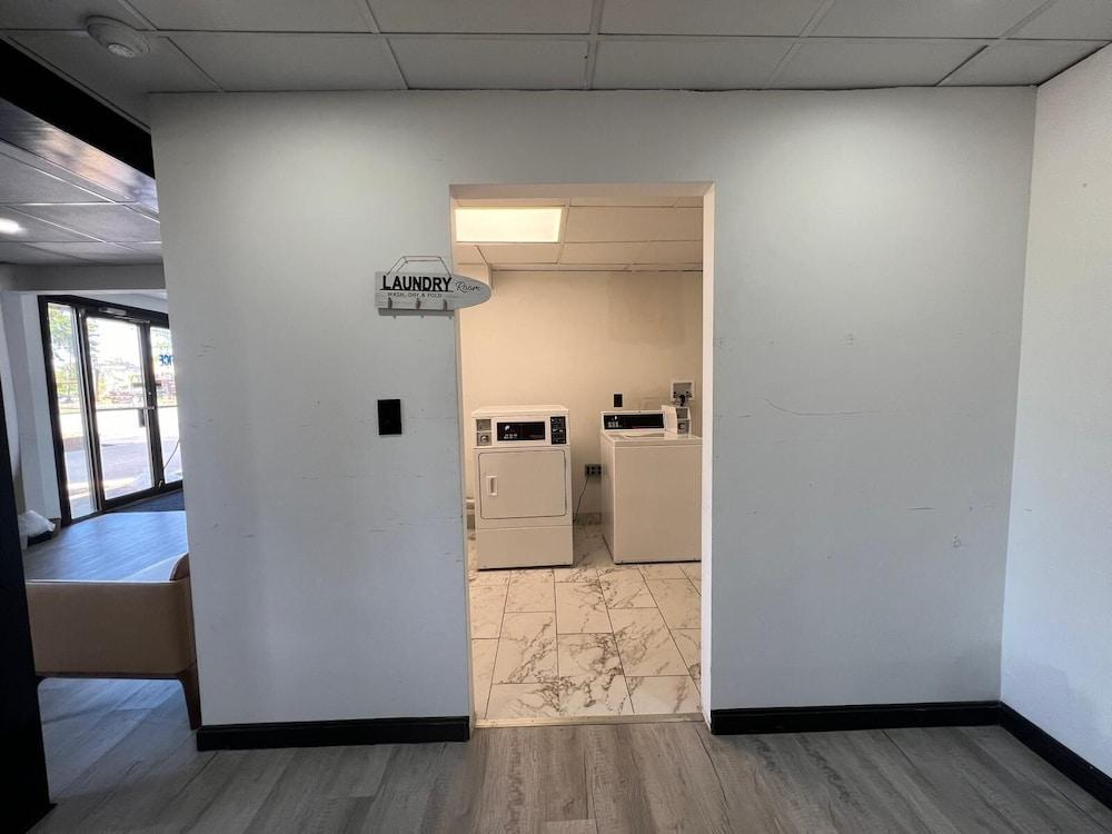 Harborside Suites photo 2