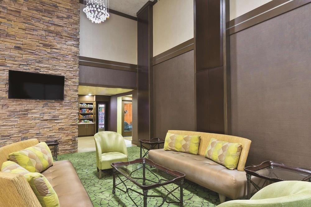 La Quinta Inn by Wyndham Austin North photo 2