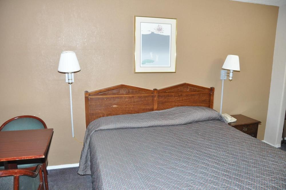 Budget Inn photo 18