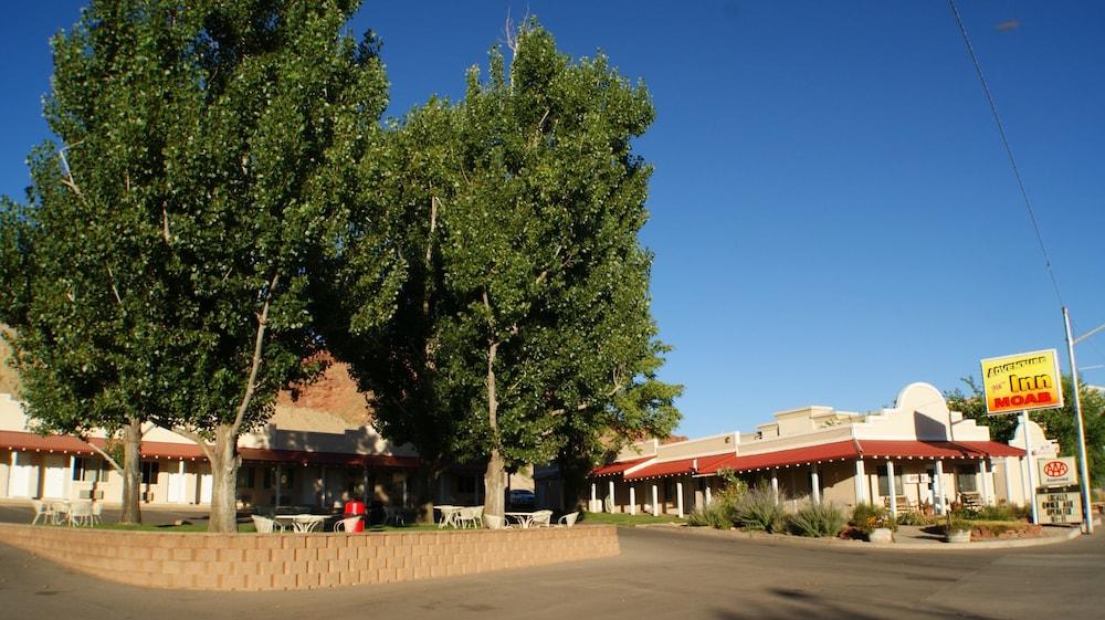 Adventure Inn & Motel photo 31