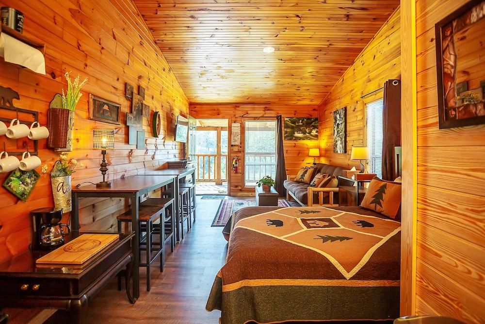 Bigfoot Lodge Room One photo 12