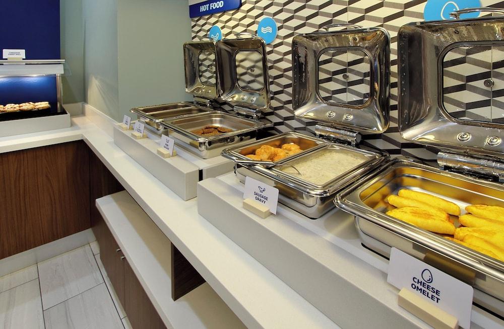 Holiday Inn Express Houston Downtown by IHG photo 9
