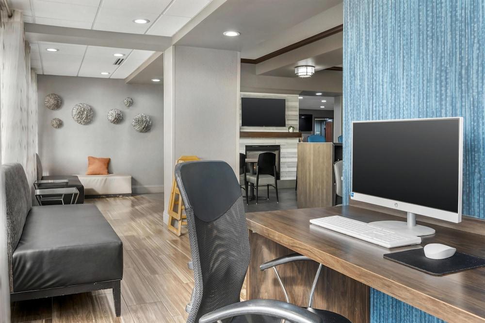 Best Western Plus Indianapolis NW Hotel photo 31
