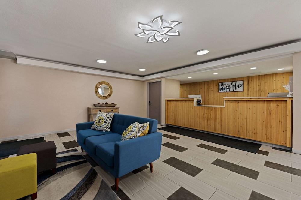 Econo Lodge Rockford Casino Area photo 4