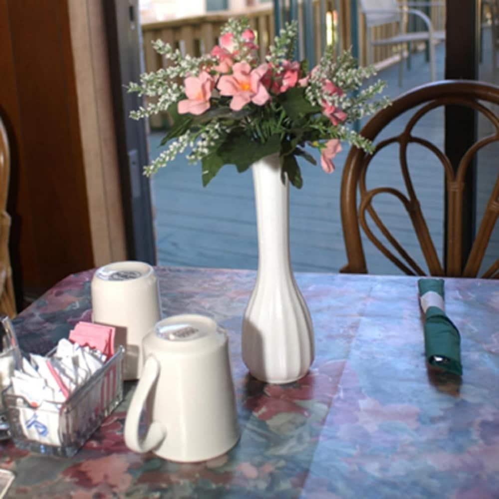 Meadow Court Inn photo 25