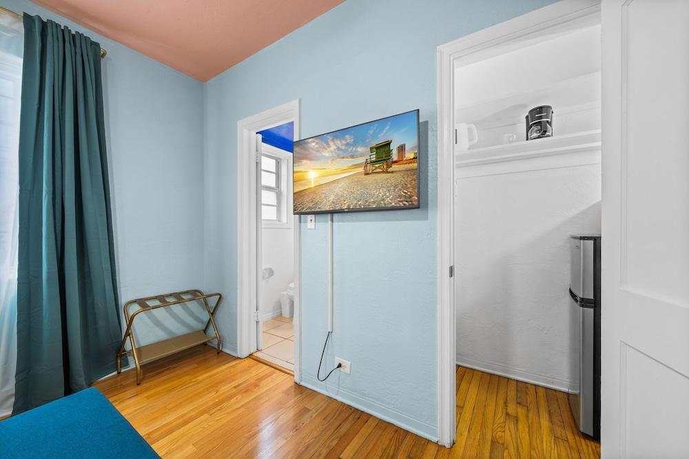 Blue Flamingo Suites photo 95