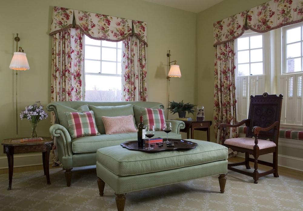 Inn at 202 Dover photo 12