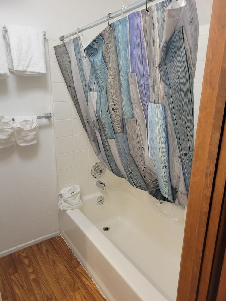 Sleepy Hollow Cabins and Hotel photo 61