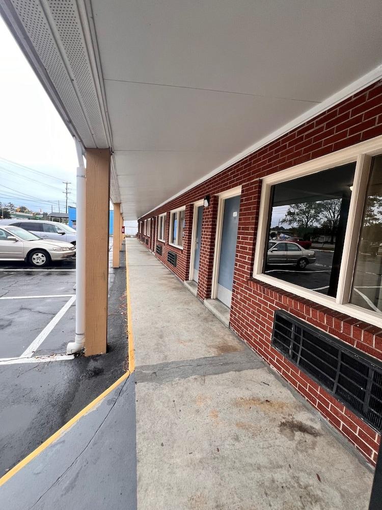 BUDGET INN photo 23