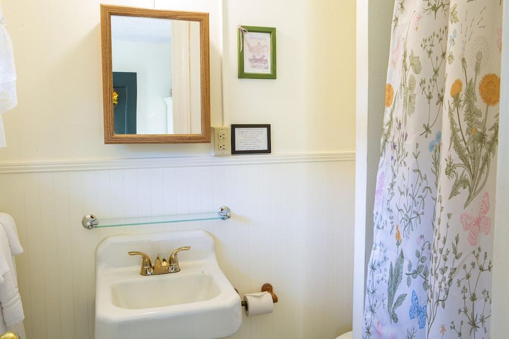 The Chimney Rock Inn & Cottages photo 70