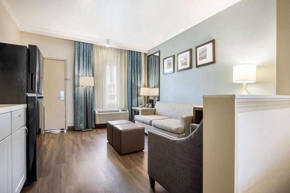 MainStay Suites John Wayne Airport by Choice Hotels photo 69