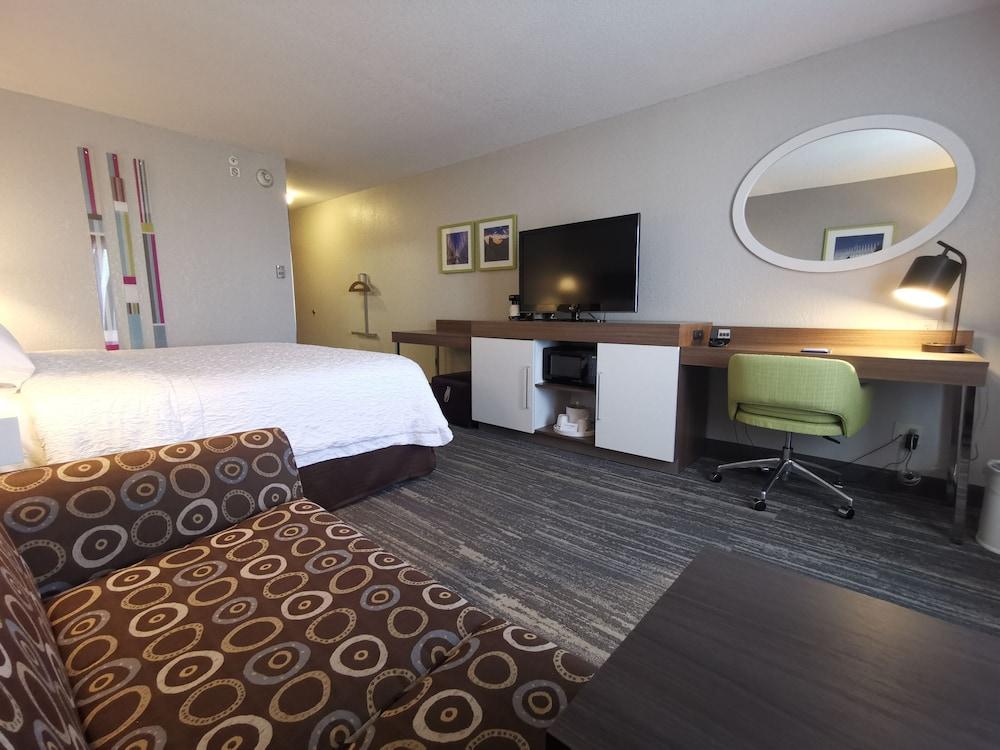 Hampton Inn & Suites Colorado Springs/Air Force Academy photo 23