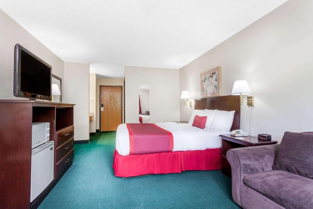 Ramada by Wyndham Tell City photo 9