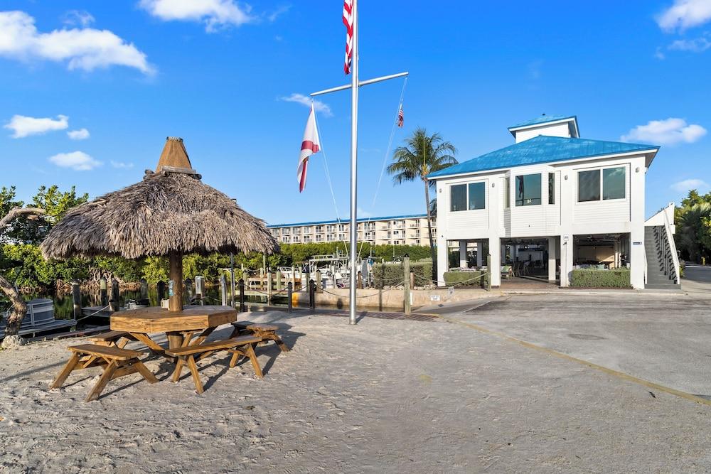Ocean Pointe Suites at Key Largo photo 33