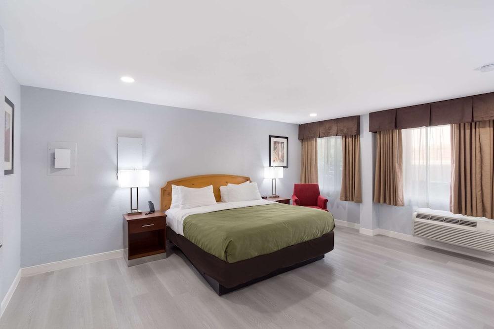 Quality Inn Redding near I-5 photo 16