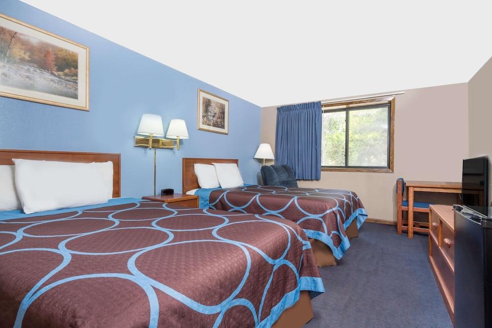 Super 8 by Wyndham Mankato photo 5