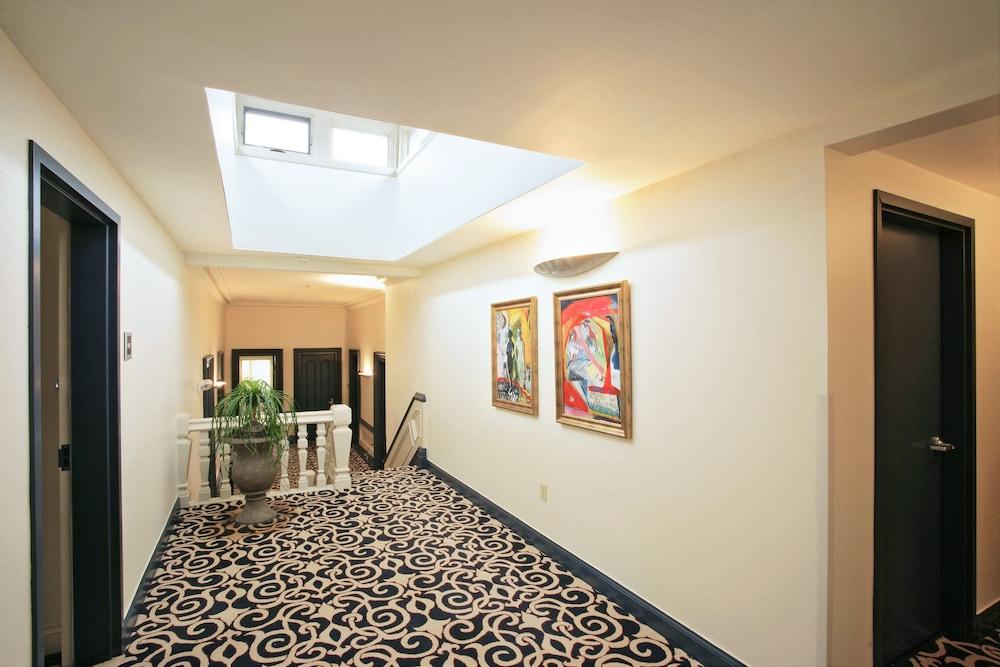 The Mansion On Delaware Ave photo 26