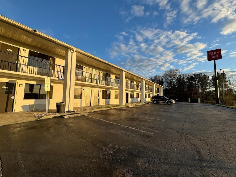 Super 8 by Wyndham Kannapolis photo 3