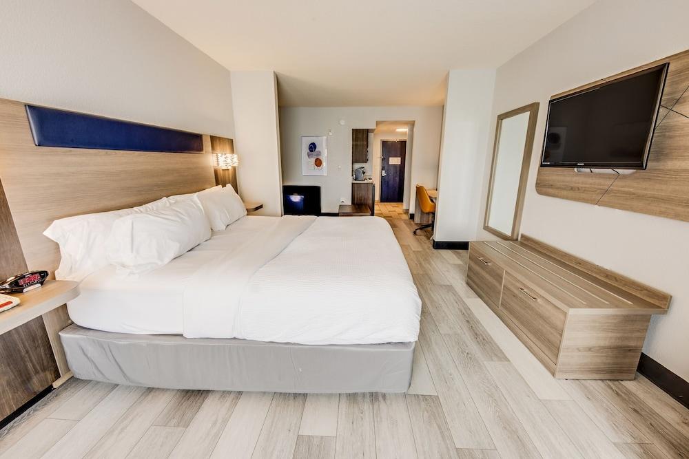 Holiday Inn Express Hotel & Suites Columbus Univ Area - Osu by IHG photo 49