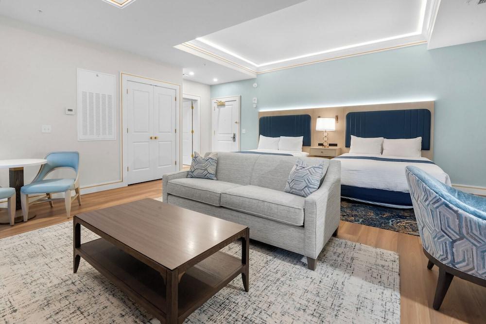 Harbor Suites at Harborwalk Village photo 45
