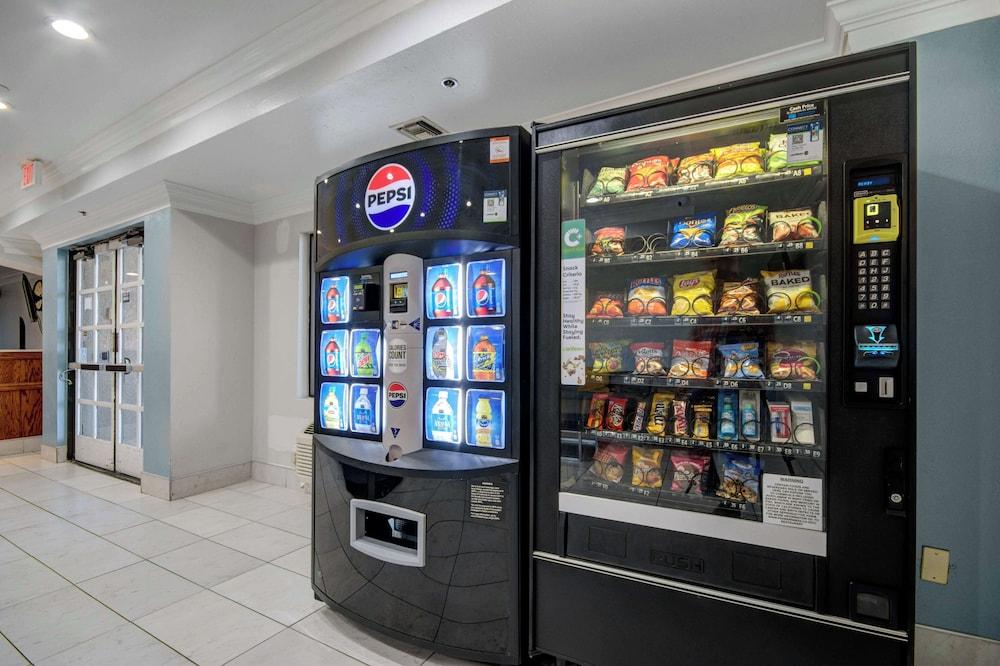 Motel 6 Ontario, CA - Convention Center - Airport photo 31