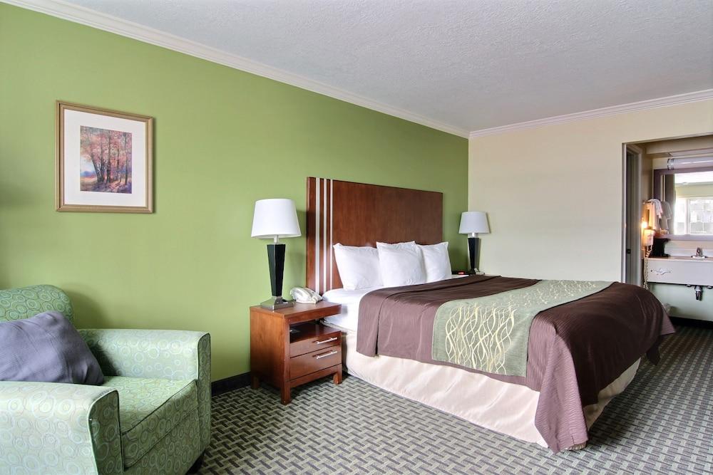 Days Inn by Wyndham Austintown photo 18