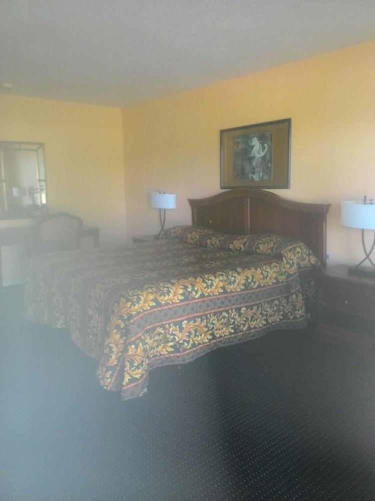 Plantation Inn photo 1