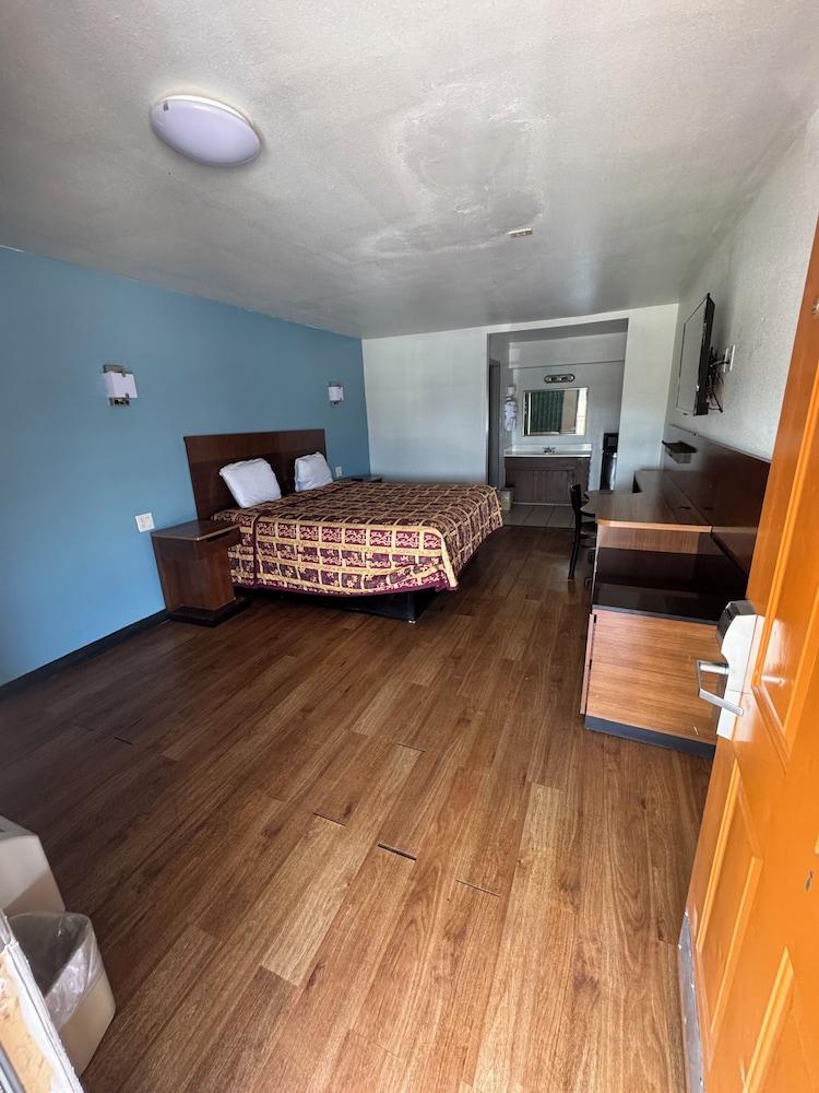 spanish trails inn photo 20