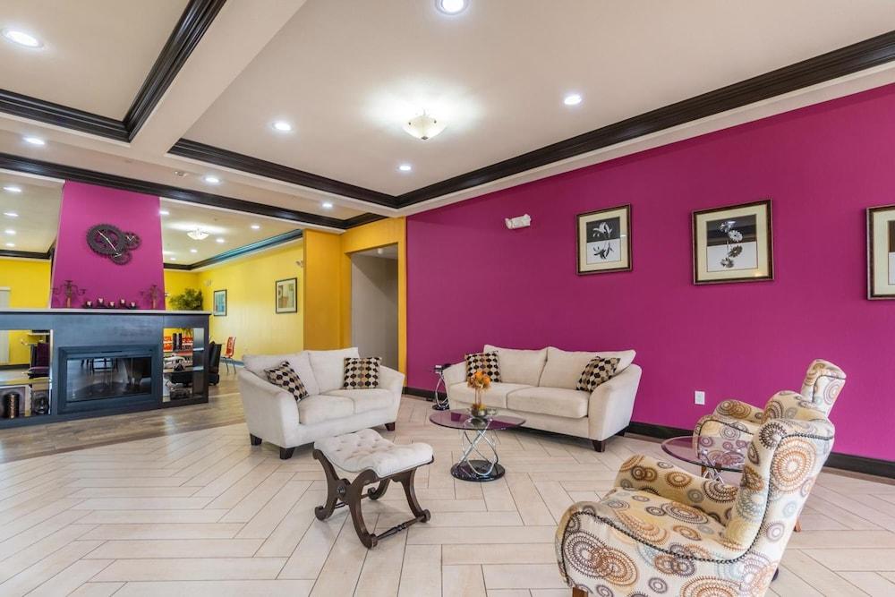 Residency Suites - Cotulla photo 3