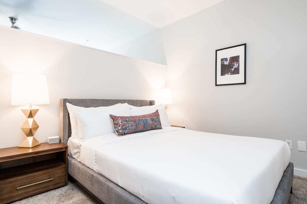 CozySuites Music Row photo 21