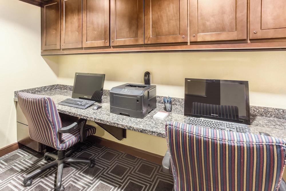 TownePlace Suites by Marriott Tucson Airport photo 17
