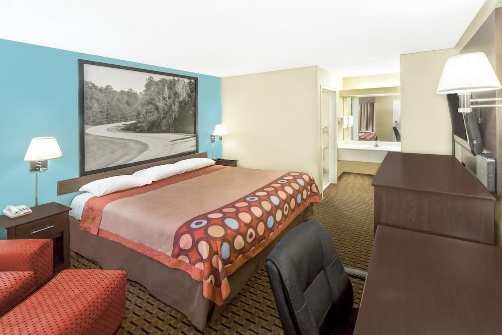 Super 8 by Wyndham Madison/Ridgeland Area photo 13