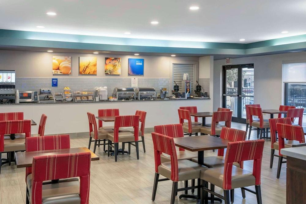 Comfort Suites Elgin Northwest photo 24
