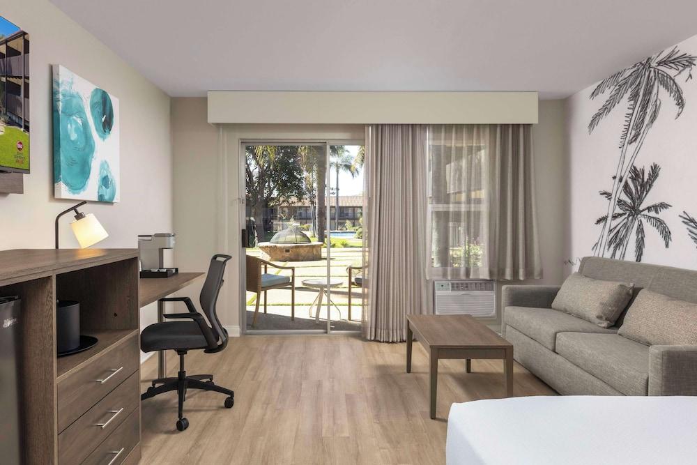 Best Western Plus Pepper Tree Inn photo 4