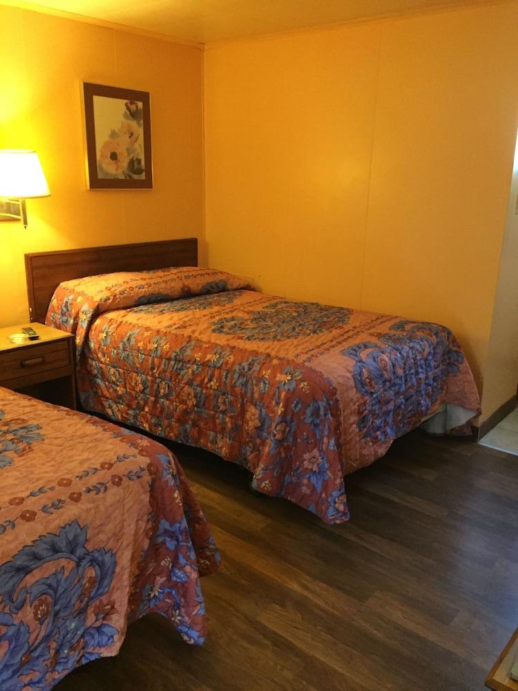 Royal Inn photo 5