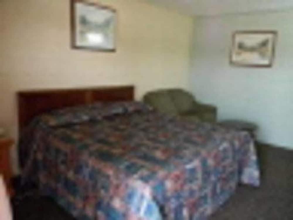 Interstate Inn Express photo 3