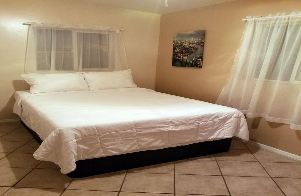 Monterey Inn Hotel photo 60